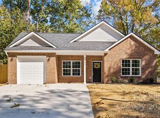 1106 Pondella Dr, Charlotte, NC 28213