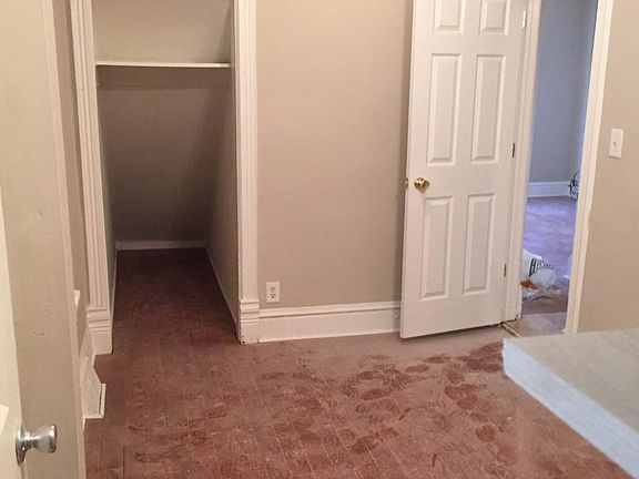 Bed 1 (9x12) Two closets