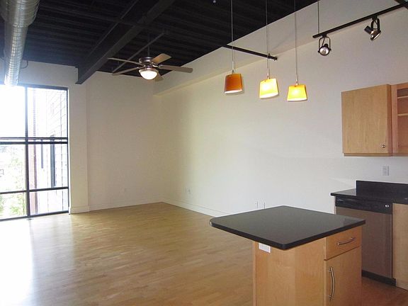 2nd image of 350 E Short St #320