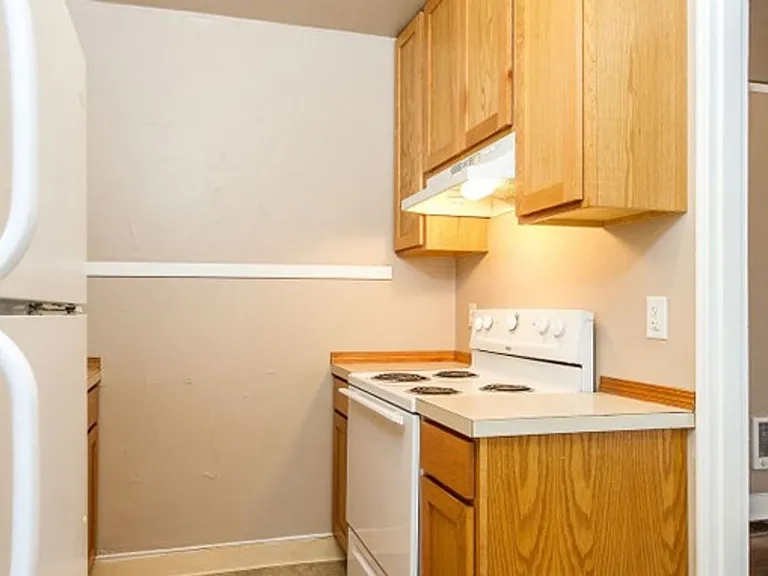 2214 Broadway St — Photo 16