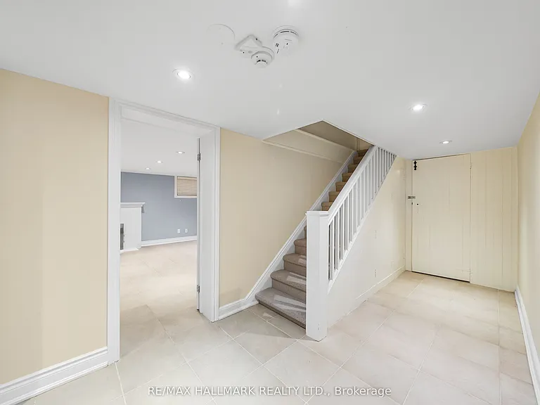 16 Elderwood Dr — Photo 35