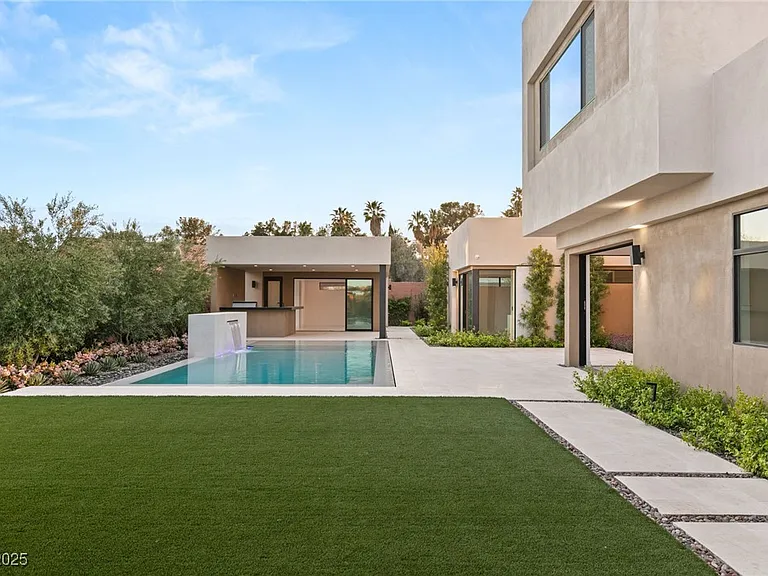 7385 Heron Canyon Ct — Photo 38