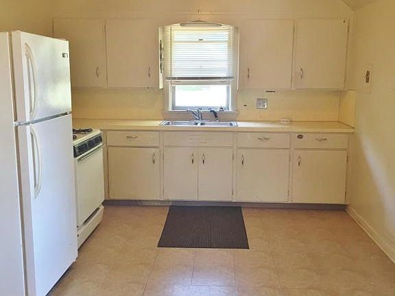 4th image of 1821 Delwood Ave SW