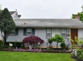 39 Bond St, Freehold, NJ 07728