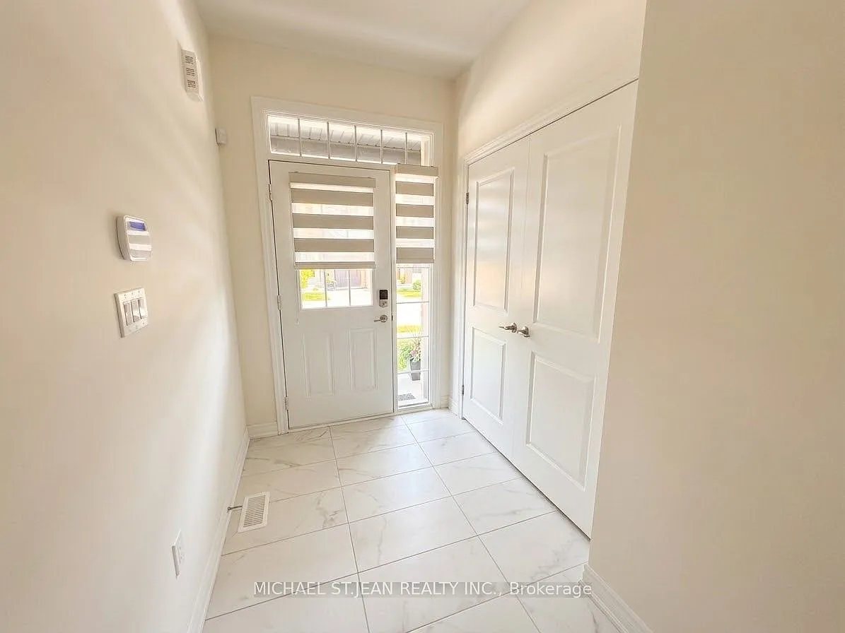 3 bed, $2,500 — Photo 2