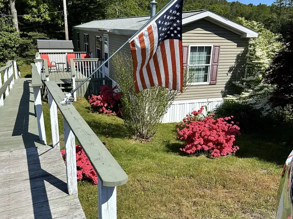 72 Eastern Avenue, Boothbay Harbor, ME 04538