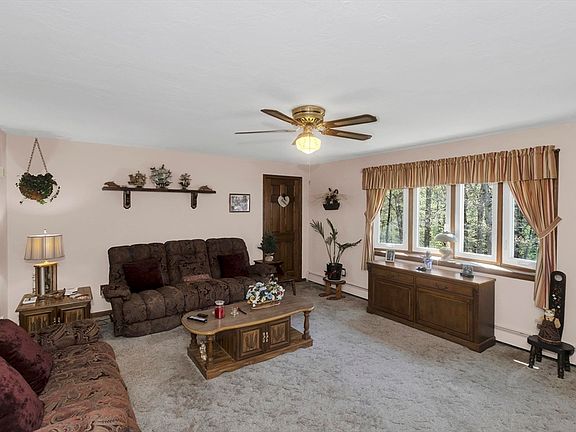 2nd image of 7 Mount Hitchcock Rd