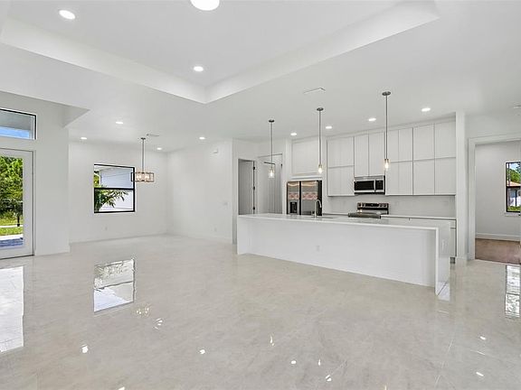 3rd image of 1016 STATE AVENUE