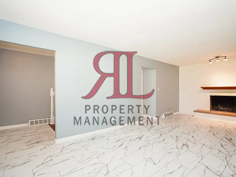 3501 Woodlawn Ave — Photo 3
