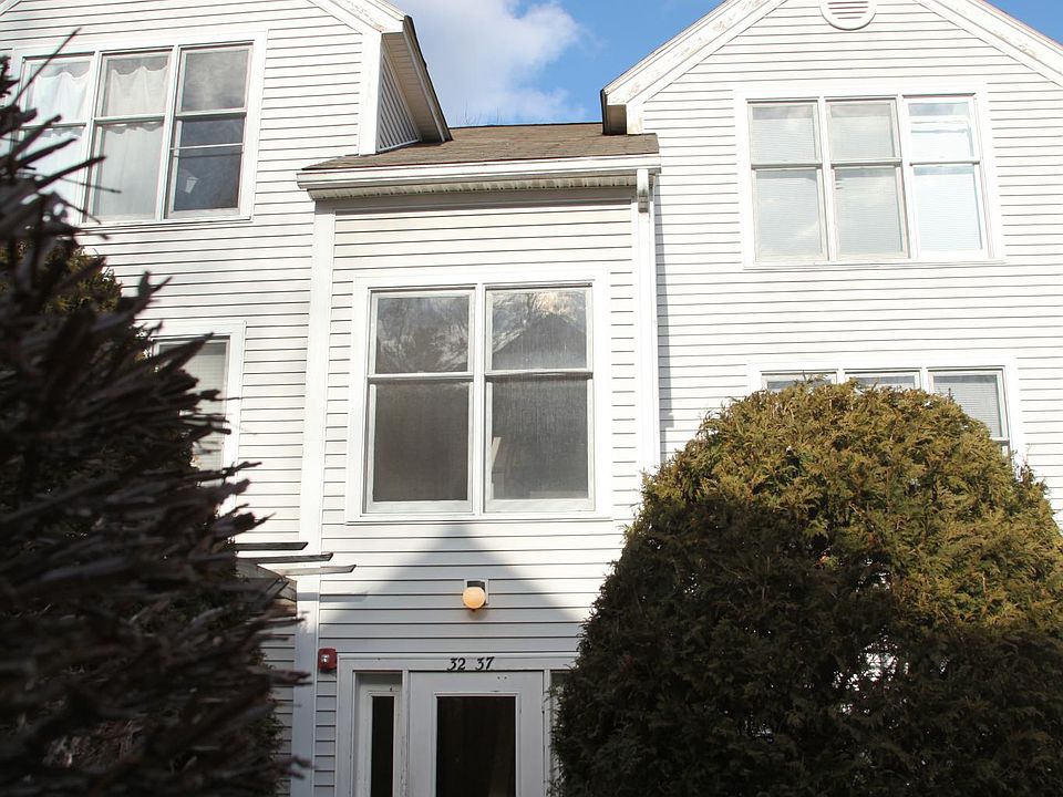 2nd image of 36 Salem Pl