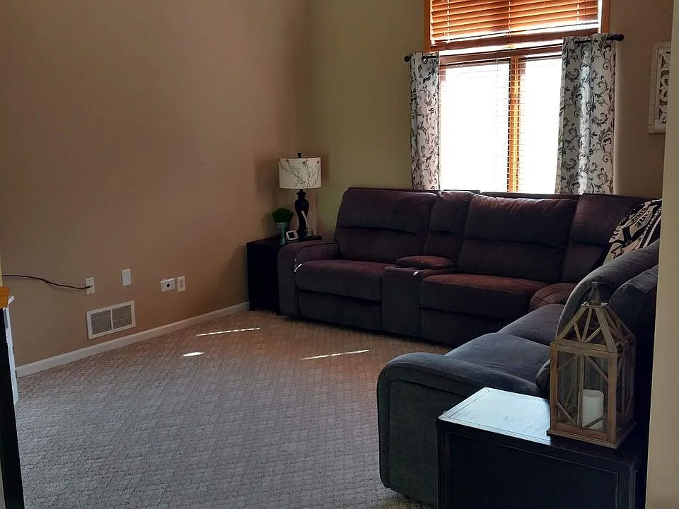 4 Bedroom Single Family Home — Photo 4