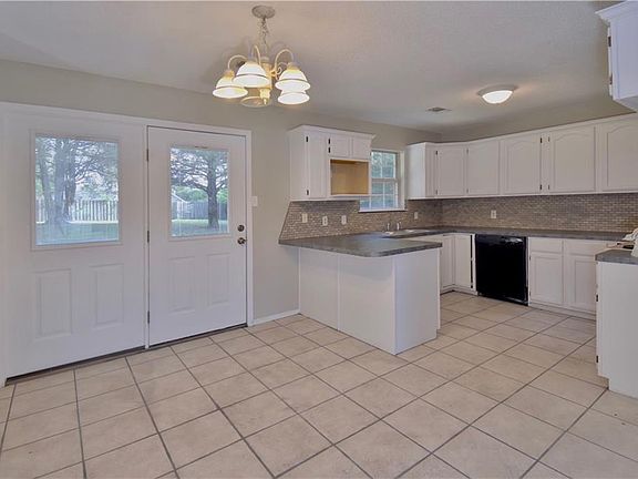 3rd image of 1205 Topaz Way