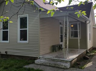 218 SW Taylor St, Topeka, KS 66603