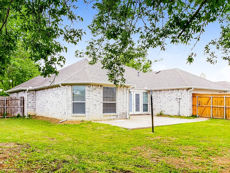 2716 Wild Grove Ln — Photo 16