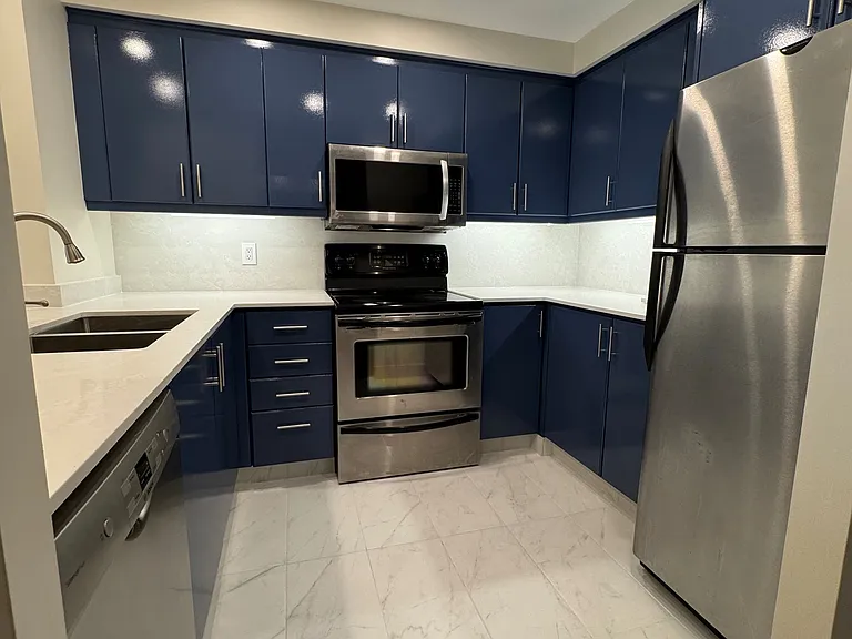 2287 Lake Shore Blvd W #906 — Photo 9