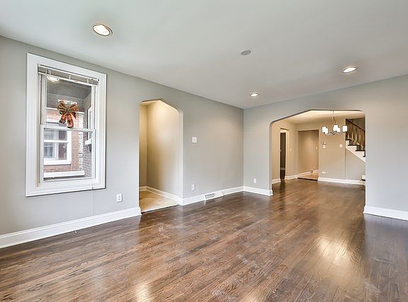 3rd image of 5623 S Francisco Ave