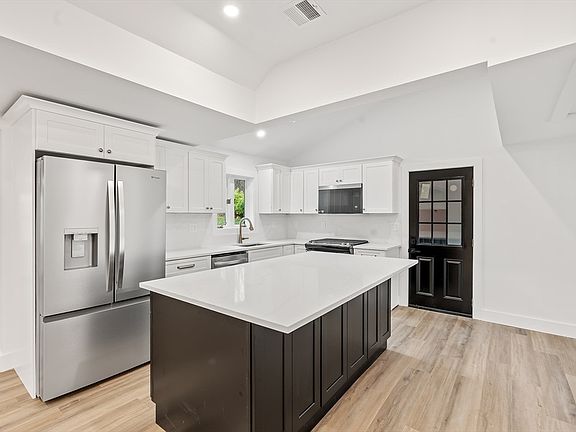 3rd image of 322 River Rd