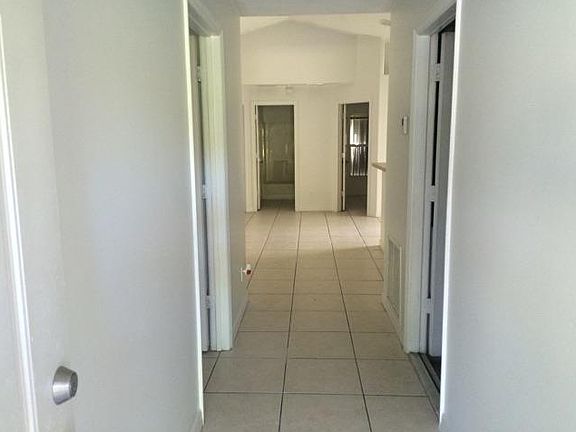 3rd image of 1125 11th St SW