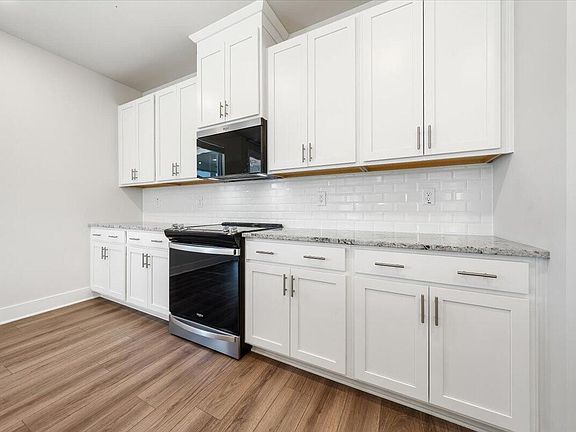 5th image of 294 Barbour Farm Ln