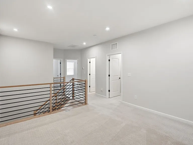 615 Myrick Aly — Photo 30