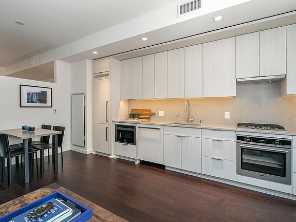 Urban one bedroom kitchen
