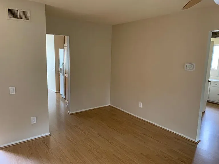 25212 Village 25 — Photo 6