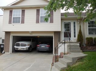 15818 Willow St, Omaha, NE 68136