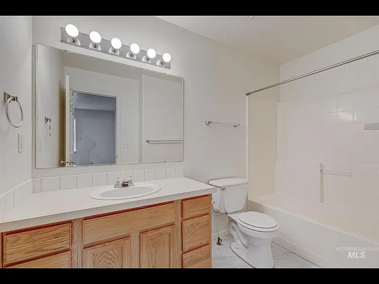 1400 W Hasket Ct — Photo 2