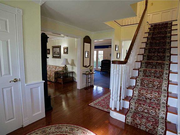 5th image of 24 Meadow Ln