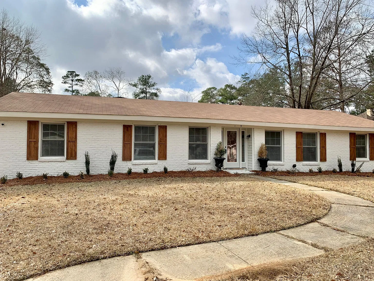 3 bed, 2040 sqft, $2,000 — Photo 1