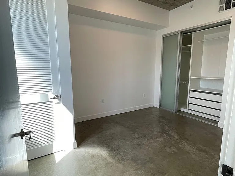 Contour Lofts — Photo 20