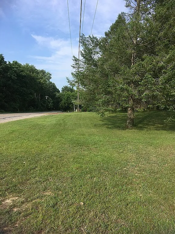 Southwoods Dr photo 1