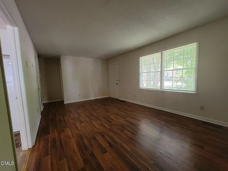 809 Plentywood Ct — Photo 3