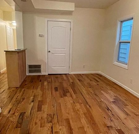 4th image of 112 Chadwick Ave Floor 2