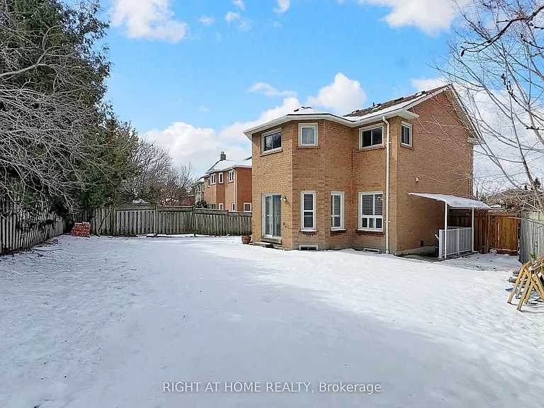 11 Hawker Ct #BASEMENT — Photo 23