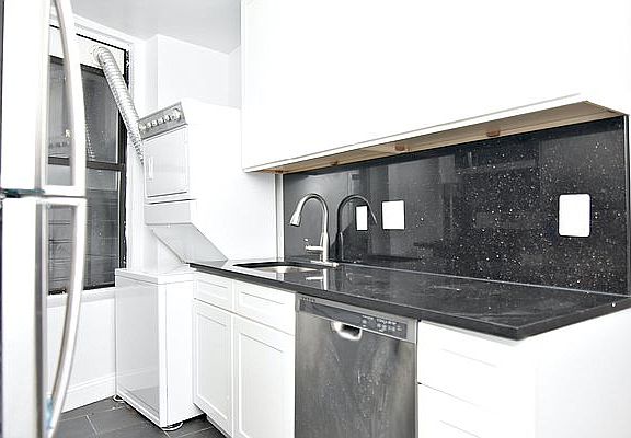 2nd image of 79 Saint Nicholas Pl APT A