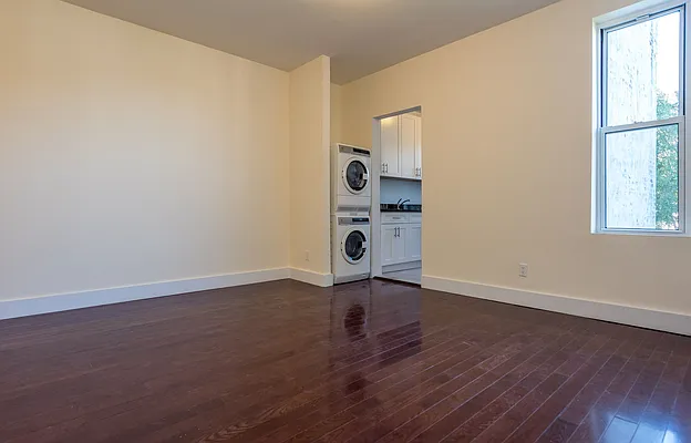 Rented by Nooklyn NYC LLC | media 41