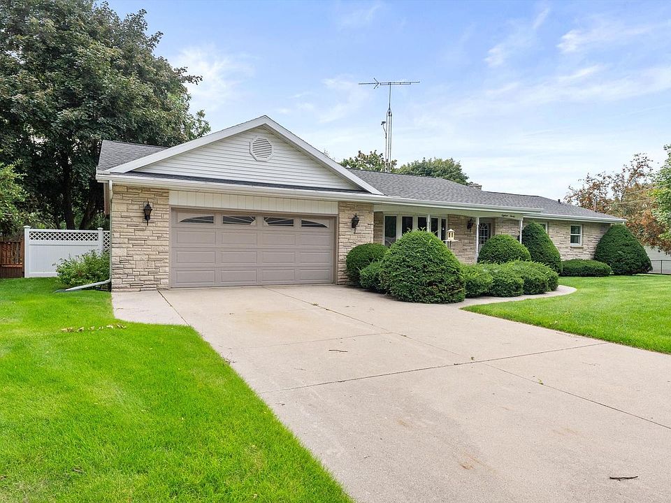 1820 Viebahn STREET, Manitowoc, WI 54220 MLS 1847596 Zillow