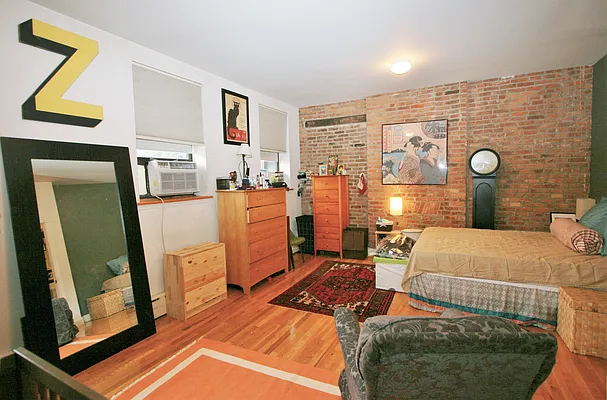 Rented by R New York | media 19