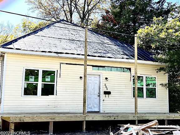 4th image of 639 Henry Street