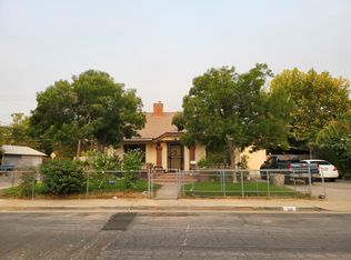 298 N Palm St, Woodlake, CA 93286