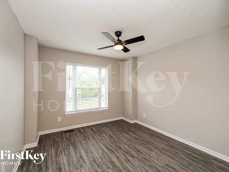 1211 Parkside Dr — Photo 15