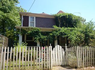 702 18th Ave, Seattle, WA 98122