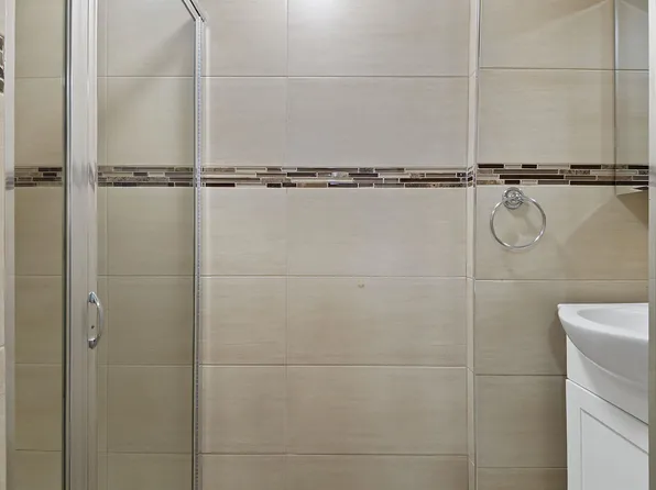 15 Wayne Street image 11 of 17