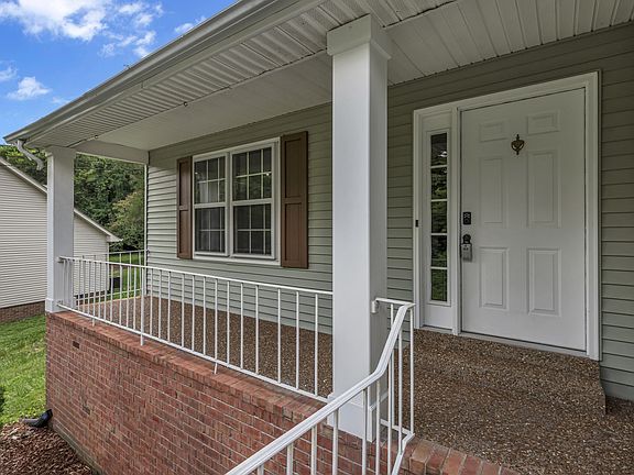 5th image of 728 Glenn Ct
