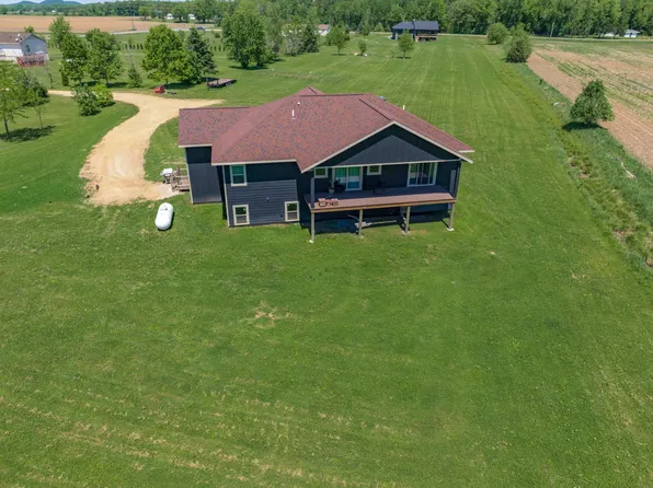 W5267 Weidling Dr, Mauston, WI 53948
