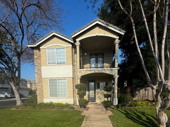 3002 English Oak Cir