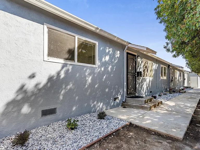20673 Forest Ave #B — Photo 1