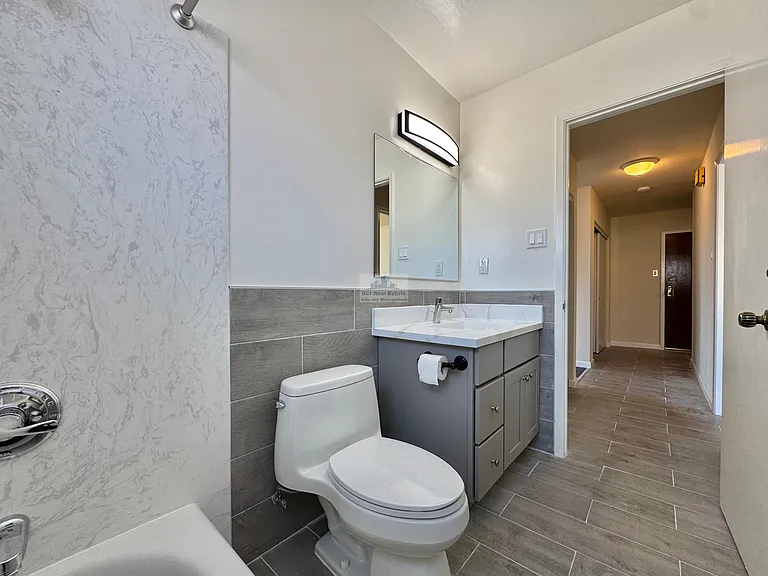 900 Rivera St #6 — Photo 24