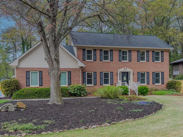 733 Ridgeview Dr, Lilburn, GA 30047